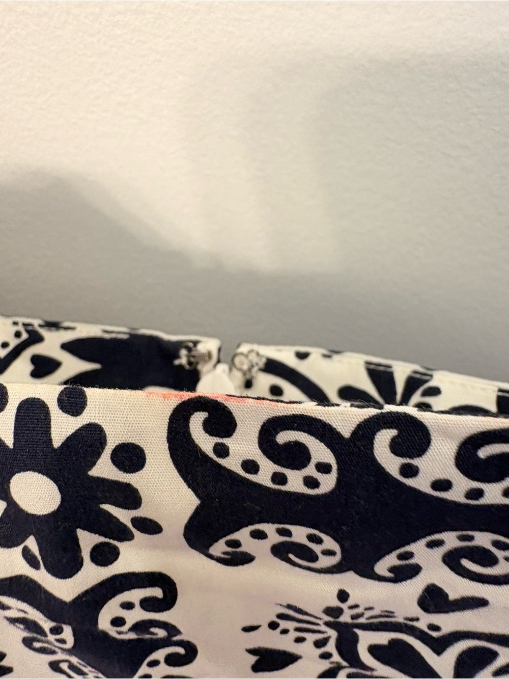 Boden | White and Navy Puff Sleeve Midi Dress - Picture 4 of 4